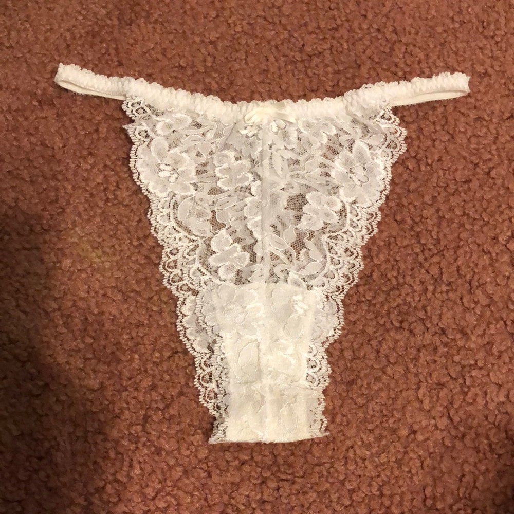 Gorgeous Jaclyn Smith Lace Panties
